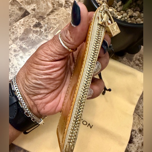 ⭐️⭐️Louis Vuitton Monogram Vernis Pochette Cles Key Pouch Keychain - Picture 5 of 11